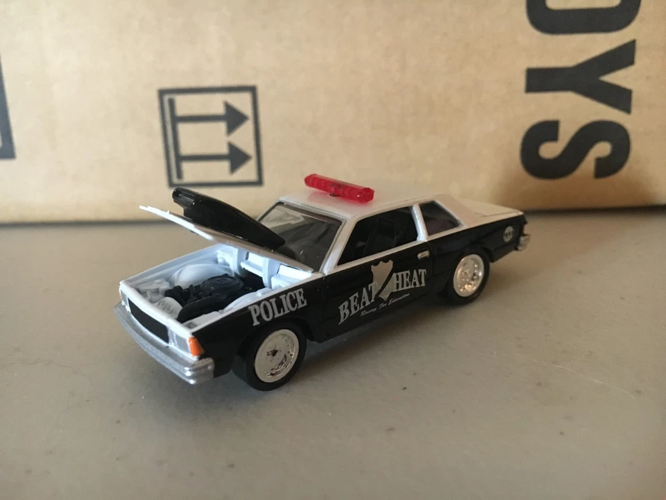 Johnny Lightning 1981 Chevrolet Malibu Forever 64 Release 9 BEAT THE HEAT LOOSE - Image 3 of 4