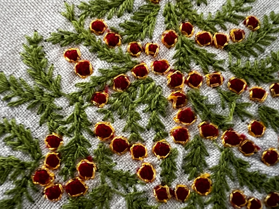 Schweitzer Linen Merry Merry Collection gorgeous set of twelve 20" napkins NEW - Image 3 of 4