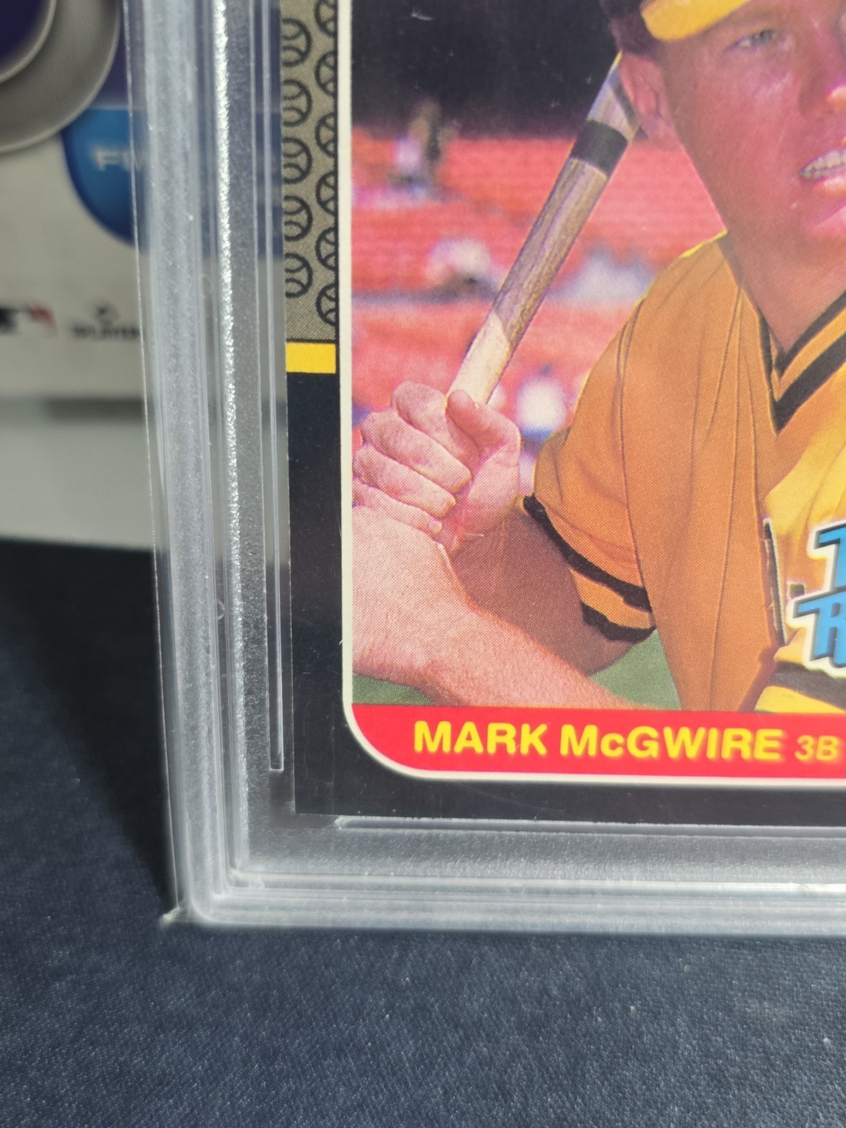 1987 Donruss Mark McGwire Rookie RC #46 PSA 9 Mint Oakland A's view 4