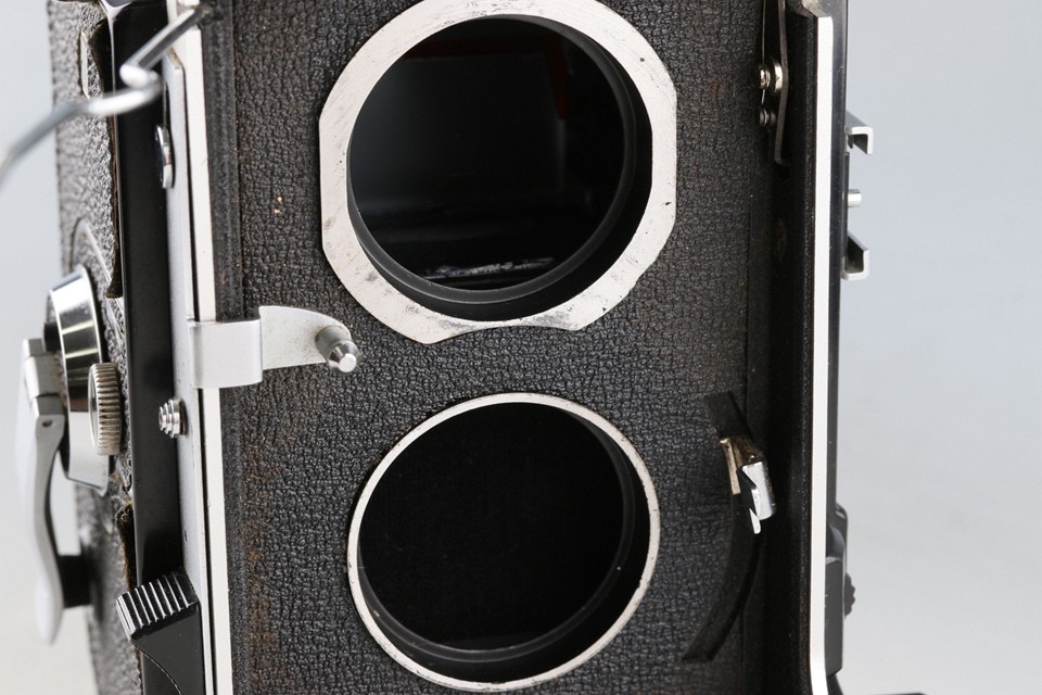 Mamiya C330 Professional + Mamiya-Sekor 80mm F/2.8 Lens #60979 E3