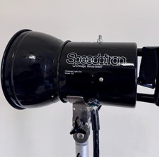 Speedotron Black Line Universal Light Unit Model 102 W/ Reflector  Grid