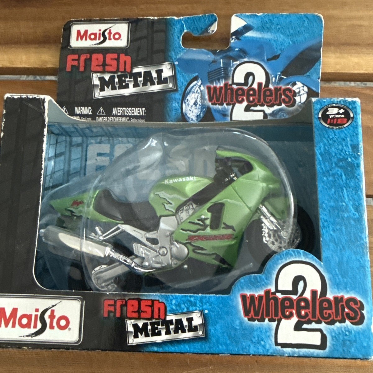 ハッピー Maisto Fresh Metal 1/18 Scale Kavasaki Ninja Diecast Motorcycle | eBay