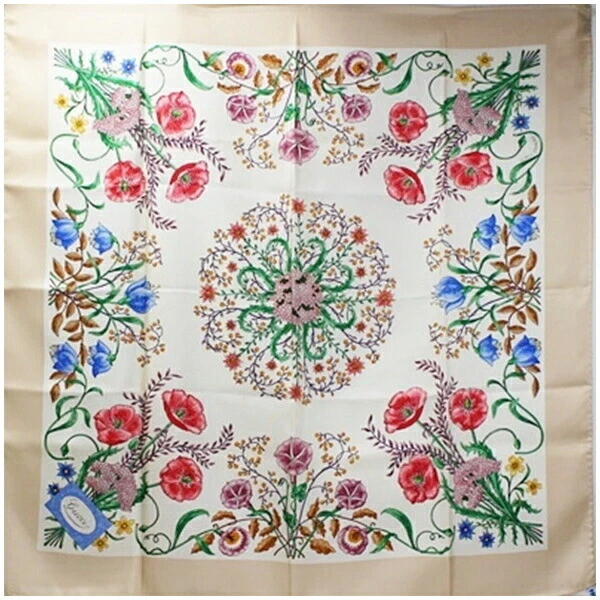 Authentique foulard en soie Gucci motif flore motif floral crème x beige d'occasion AB
