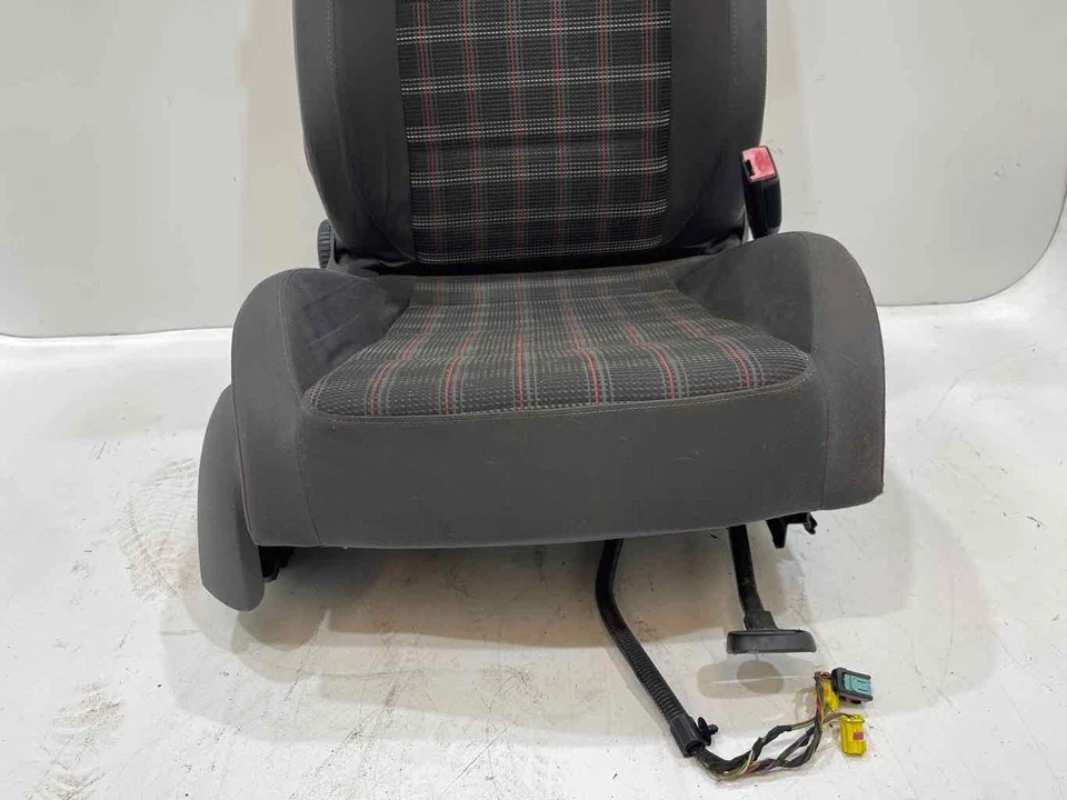 Fits 2006 - 2009 VW GOLF GTI 2 Dr Front RH Passenger Manual Seat Black Cloth OEM - Image 4 of 4