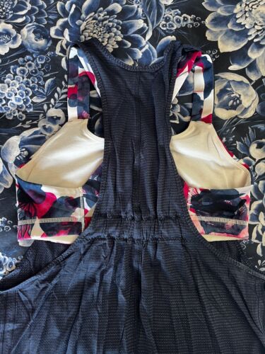 Lululemon Stash It Tank Top Size 8 Inky Floral Ghost Inkwell Bumble Berry - Picture 4 of 9