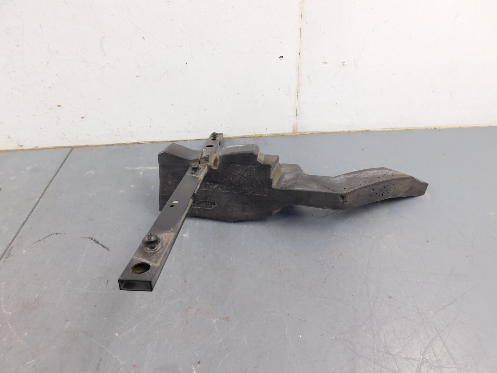 2018 17 20 21 22 Audi R8 V10 Plus Left Quarter to Rocker Support Brace #048 L6