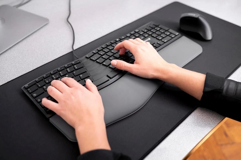 CHERRY 4500 ERGO Ergonomic Keyboard UK Layout QWERTY Wired Padded Palm Rest - Image 2 of 4