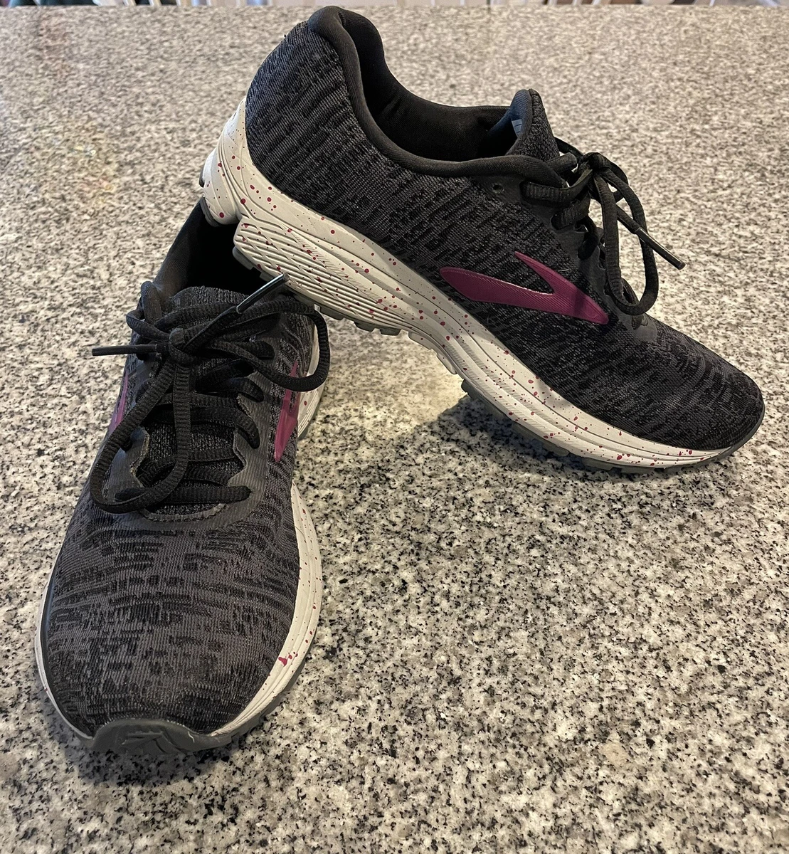 Brooks signal running shoe new arrivals