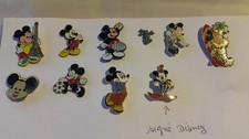 petit lot de 10 pin's Mickey dont 1 signé Disney parfait état comme neuf