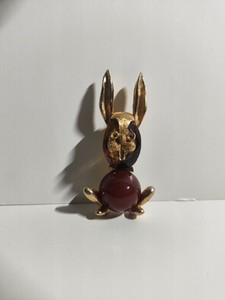 Authentic RARE VTG Rabbit Figural Brooch Pink Jelly Belly Gold Plated Bunny Lapel Pin