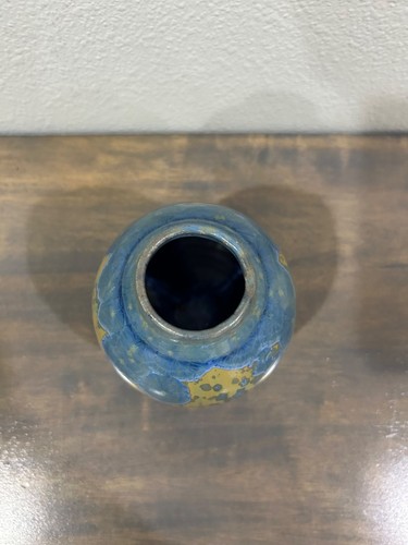 Blue and Tan Crystalline Pottery Vase Signed Unknown - Picture 5 of 8