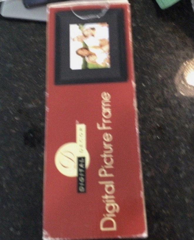 Digital Decor Digit 8" Photo Frame Silver Frame DPF8512 NEW in BOX  512MB Memory - Image 3 of 4