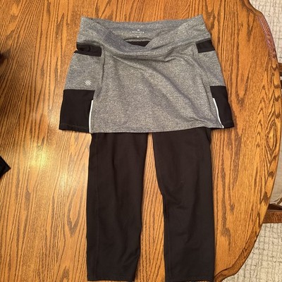 Athleta Be Free 2-in-1 Capri Skirt NWT Leggings Sz M, Grey& Black Running. NWT