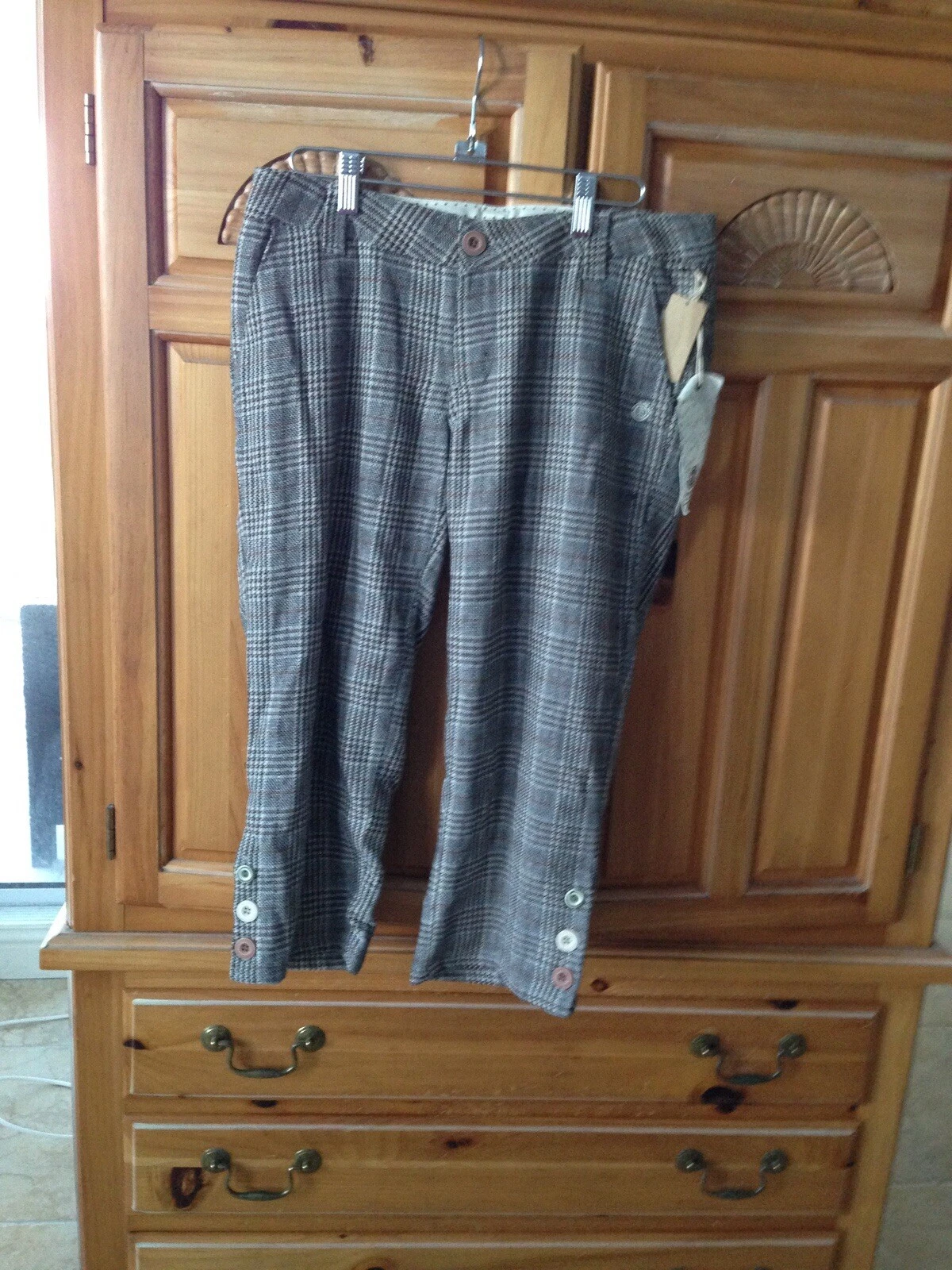 Element juniors plaid Capri pants size 3 by element