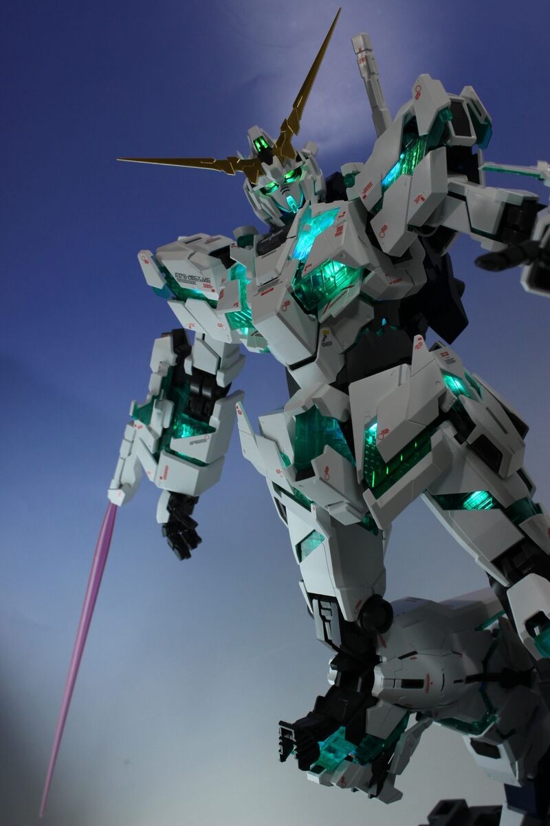 BANDAI PG 1/60 Unicorn Gundam (Final Battle Ver.) + FA BANDAI PG 1/60 Unicorn Gundam (Final Battle Ver.) + FA
