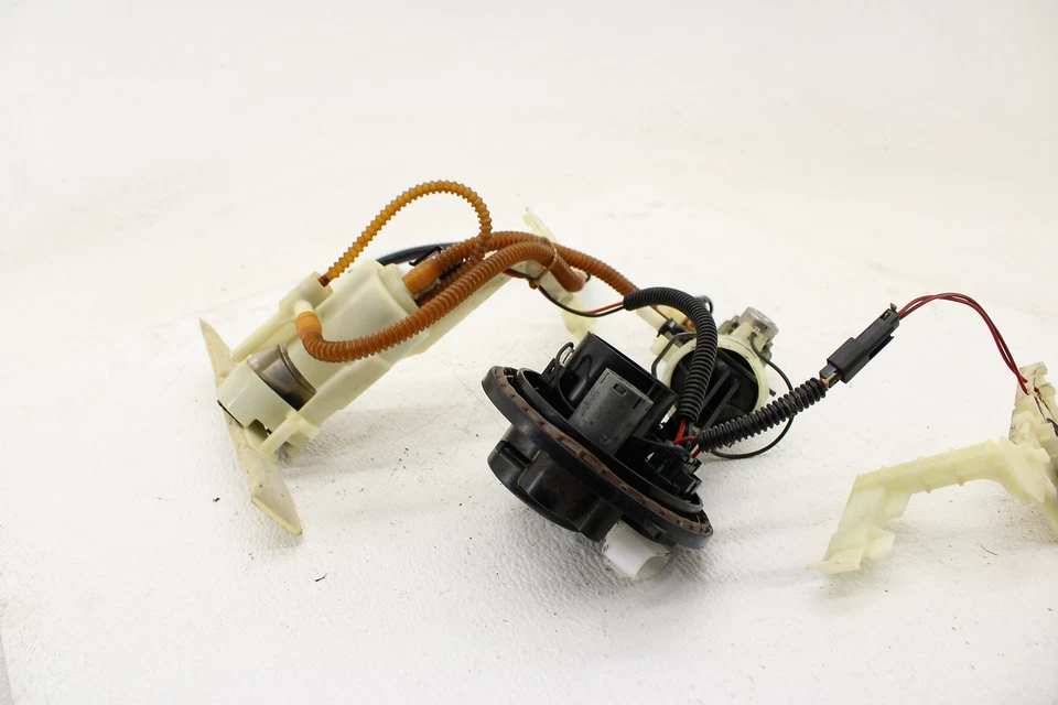 Harley-Davidson Electra Road Street Glide 2012-2017 bomba de combustible con placa superior Foto 2 de 4