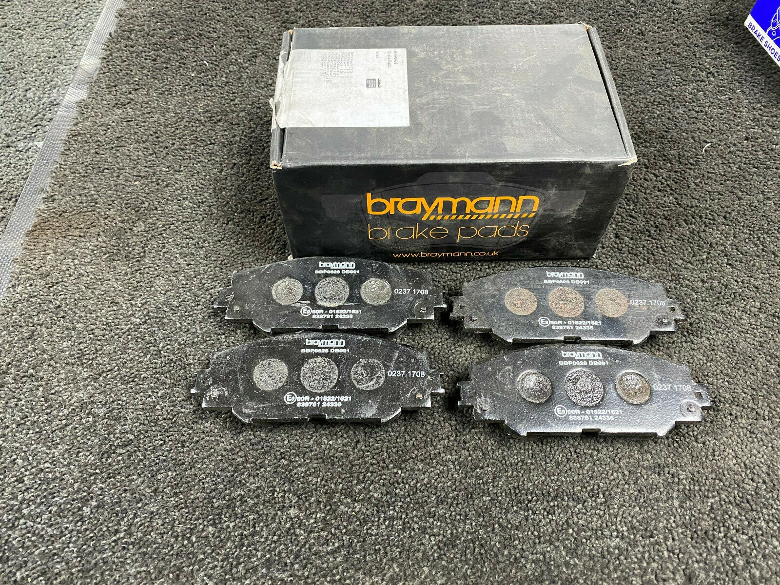 FRONT BRAKE PADS FITS TOYOTA RAV 4 COROLLA YARIS AURIS PRIUS HYBRID 446542160