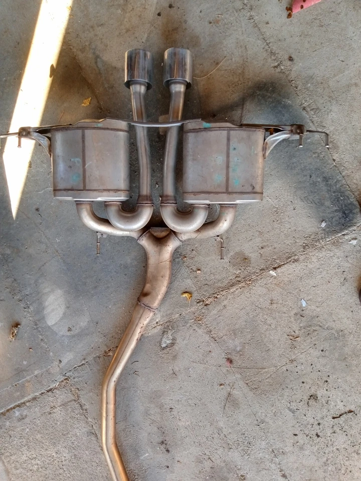 Escape Honda Civic 2017-2021 hatchback OEM Foto 2 de 4