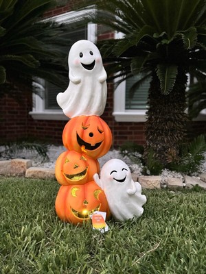 CANDY CORN LANE 37  Halloween Light Up Stacked Pumpkins Jack O'Lantern W/Ghosts
