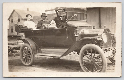 RPPC Ford Model T With Family Inside No Seatbelts   WB (743)