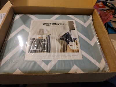 Amazon Basics Chevron Bettdeckenset blau 260x20 cm mit 2 Kissenkoffer