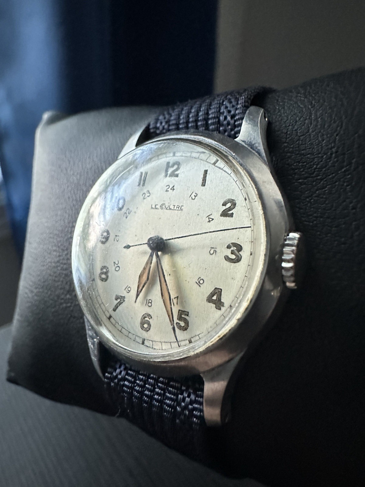 Vintage LeCOULTRE 1940s Hand Wind Military Style Watch - Working Condition image 2