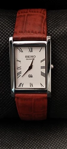 Vintage Slim SEIKO Quartz Roman Dial Tank Style Classic Dress Wristwatch