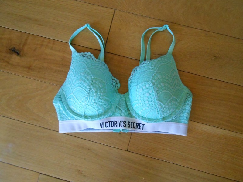 NWOT Victoria's Secret Aqua Lined Demi Underwire Bra 32C