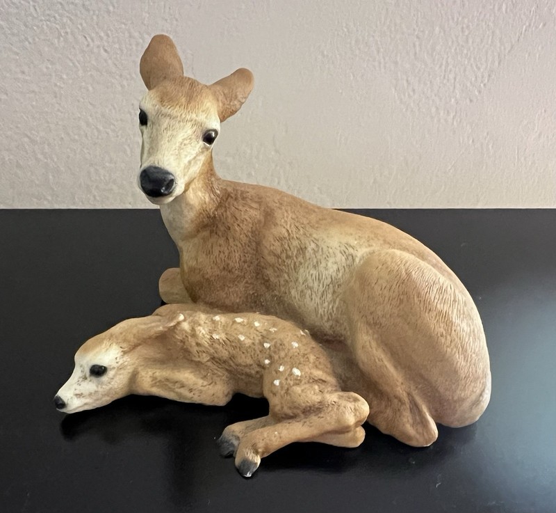 Vintage Castagna Deer Figurine Doe And Fawn Resin Mother And Baby Italy