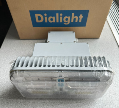 NEW Dialight STW-00-150-1111-312 LED DuroSite Area Light 100W 360 Deg. 120/270V