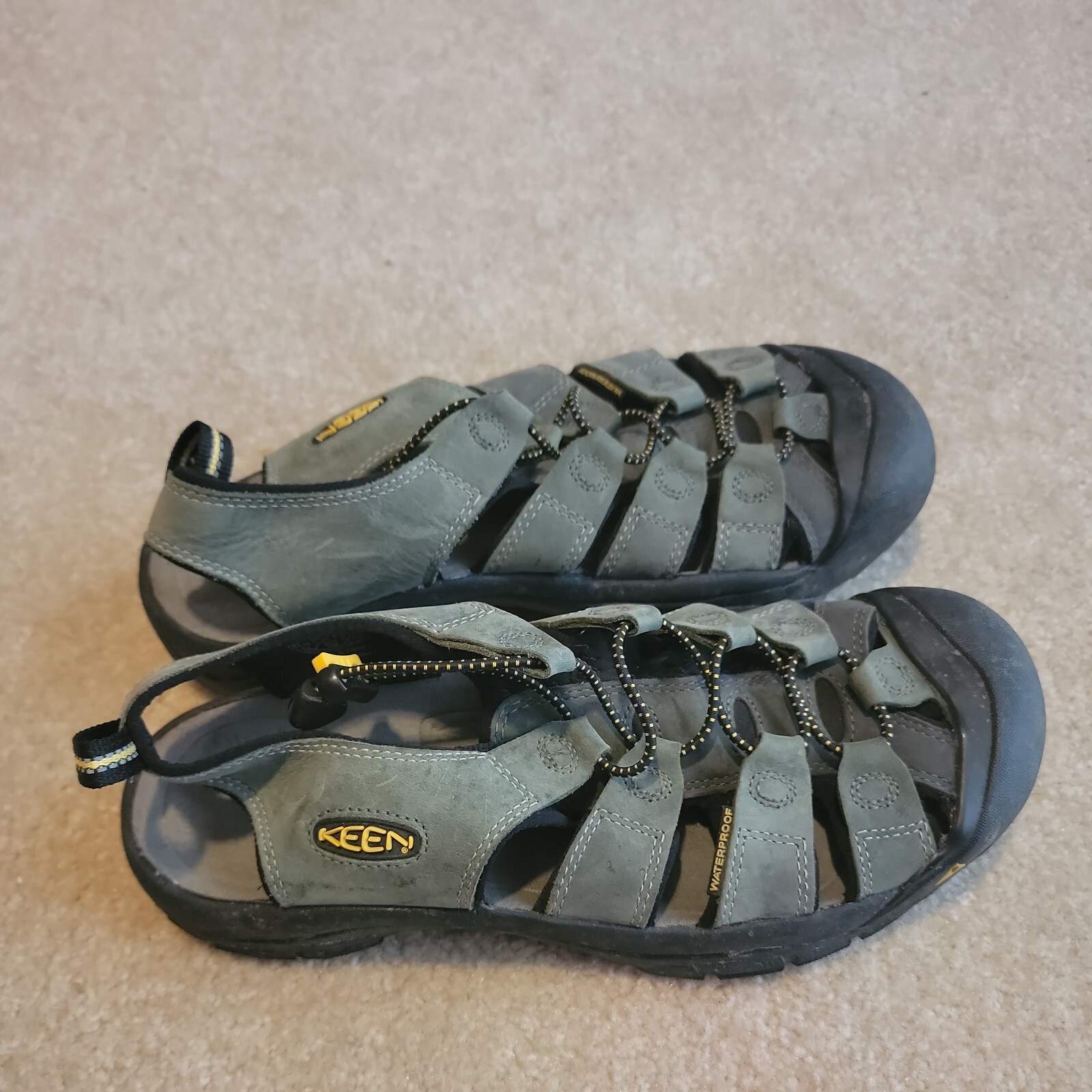 Sandali sportivi Keen Newport da uomo impermeabili verdi 110220 CHCL taglia 9 5 US