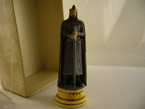 THE LORD OF THE CHESS RINGS. ARAGORN WHITE KING LEAD FIGURE. WITH BOX