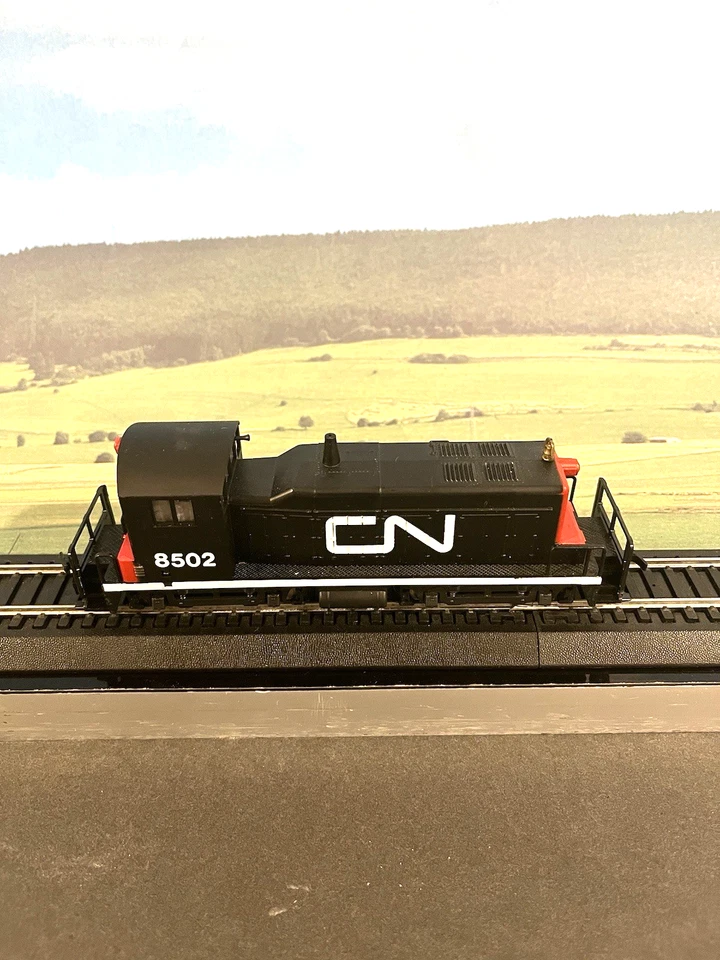 HO Scale Model Power, Diesel Locomotive, Canadian National, Black #8502 Switcher - Image 2 of 4