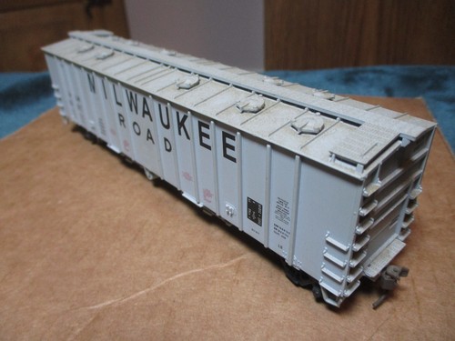 Tolva cubierta de deslizamiento aéreo Milwaukee Road Kadees escala HO 932-3687 Walthers 50' | Zustand: Used