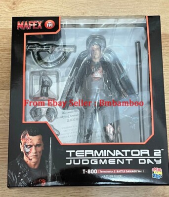 MAFEX T-800 (T2：BATTLE DAMAGE Ver.) MAFEX T-800 T2 BATTLE DAMAGE ver. ENDOSKELETON T2 ver. Terminator