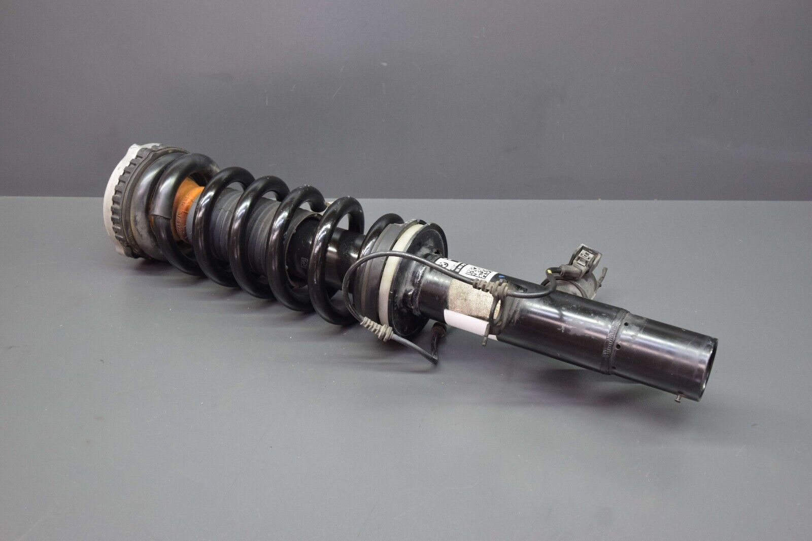 BMW X5M F95 X6M F96 Suspension strut shock absorber front right