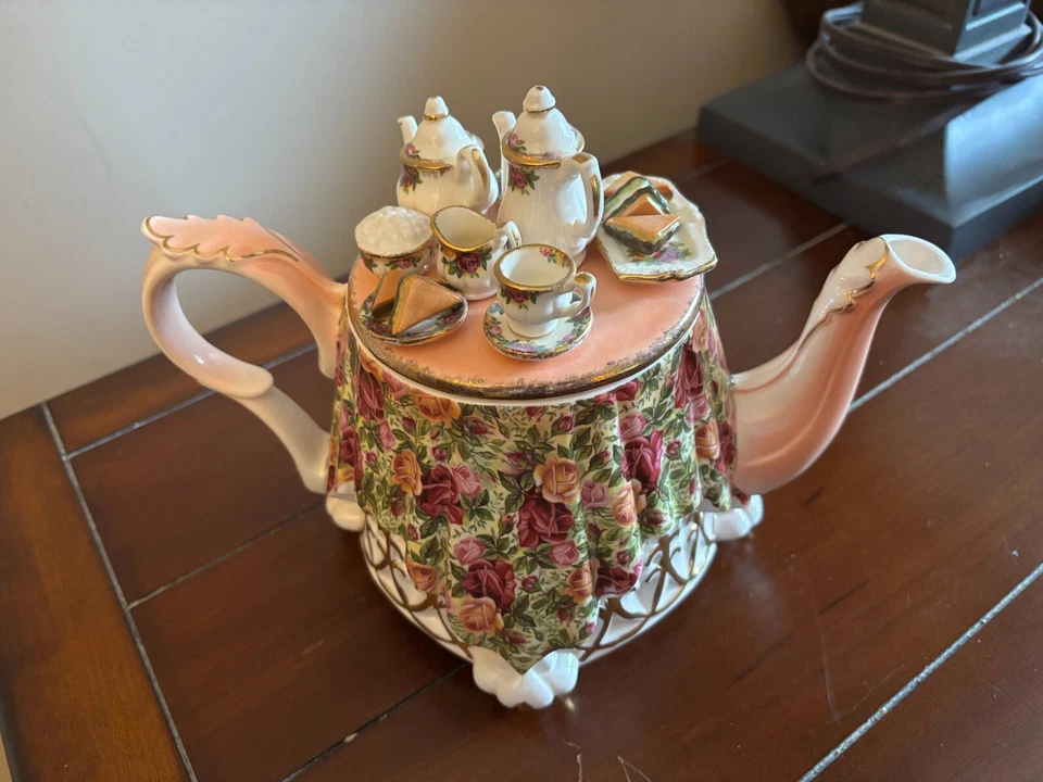 ROYAL ALBERT Old Country Roses Chintz Large Teapot By Paul Cardew - Image 3 of 4
