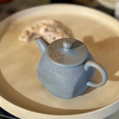 Deep Autumn by Jinshu Seiji Ito, Sky Blue, Arashi Shibori Teapot ST0725