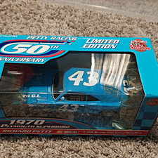 Racing Champions Richard Petty 43 1970 Plymouth Superbird NASCAR 1:24 LE