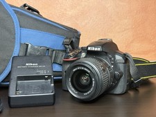 Nikon D5300 + AF-S DX NIKKOR 18-55mm 1:3.5-5.6G VR II Fotocamera Reflex Digitale