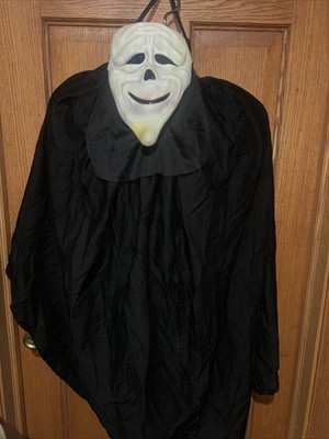 VTG Scream Ghost Face Stoned Smile Spoof Mask & cape Easter Unlimited Rubber