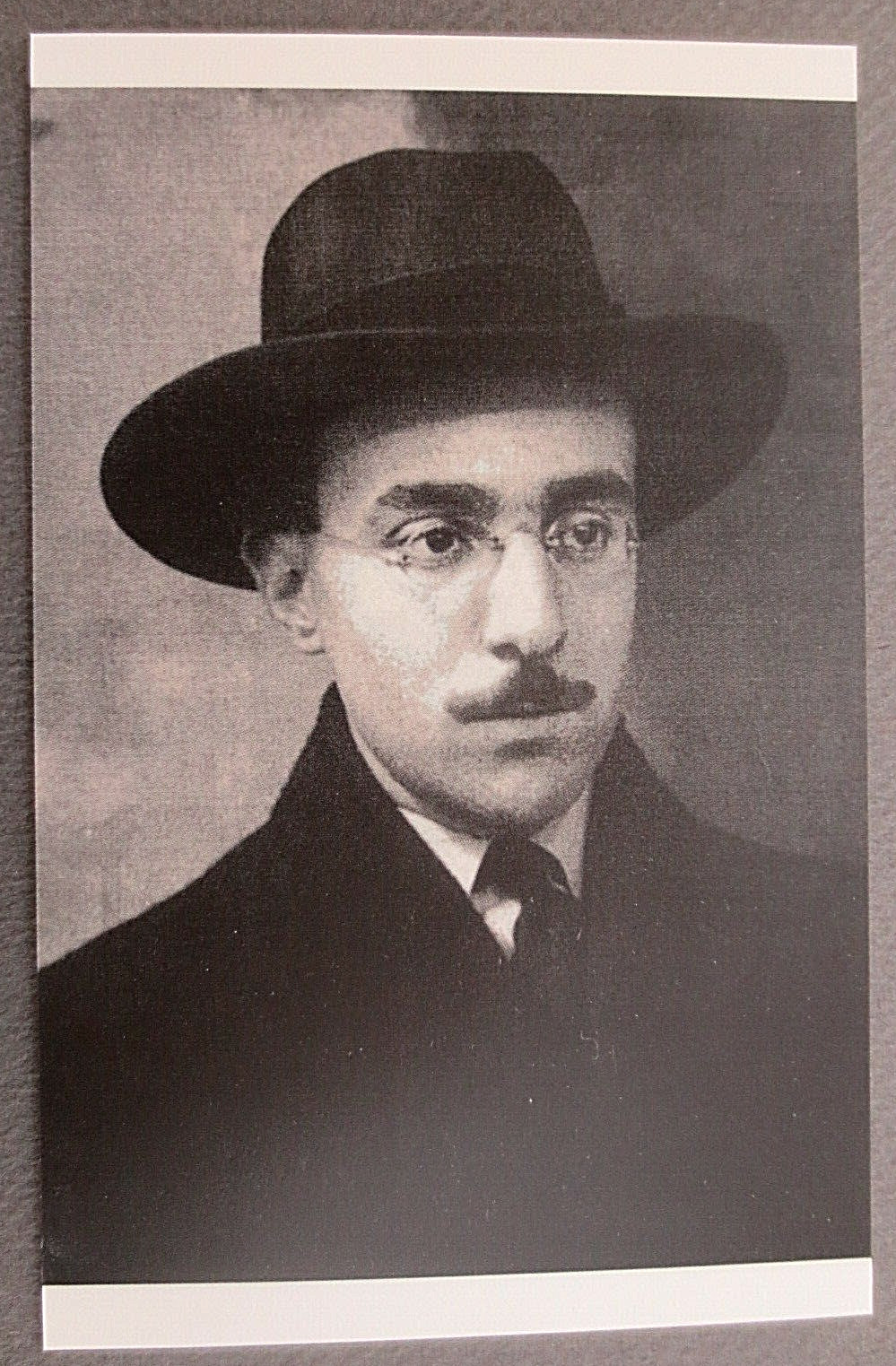 FERNANDO PESSOA Portuguese Poet Writer POSTCARD Photograph NEW Unused