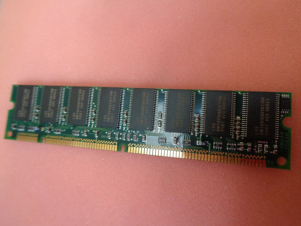 16Mx64 bits GMM26416233ENTG-7K CNTG-10K 32MB PC100U 100MHz DIMM 168-pin x2pcs - Image 3 of 4