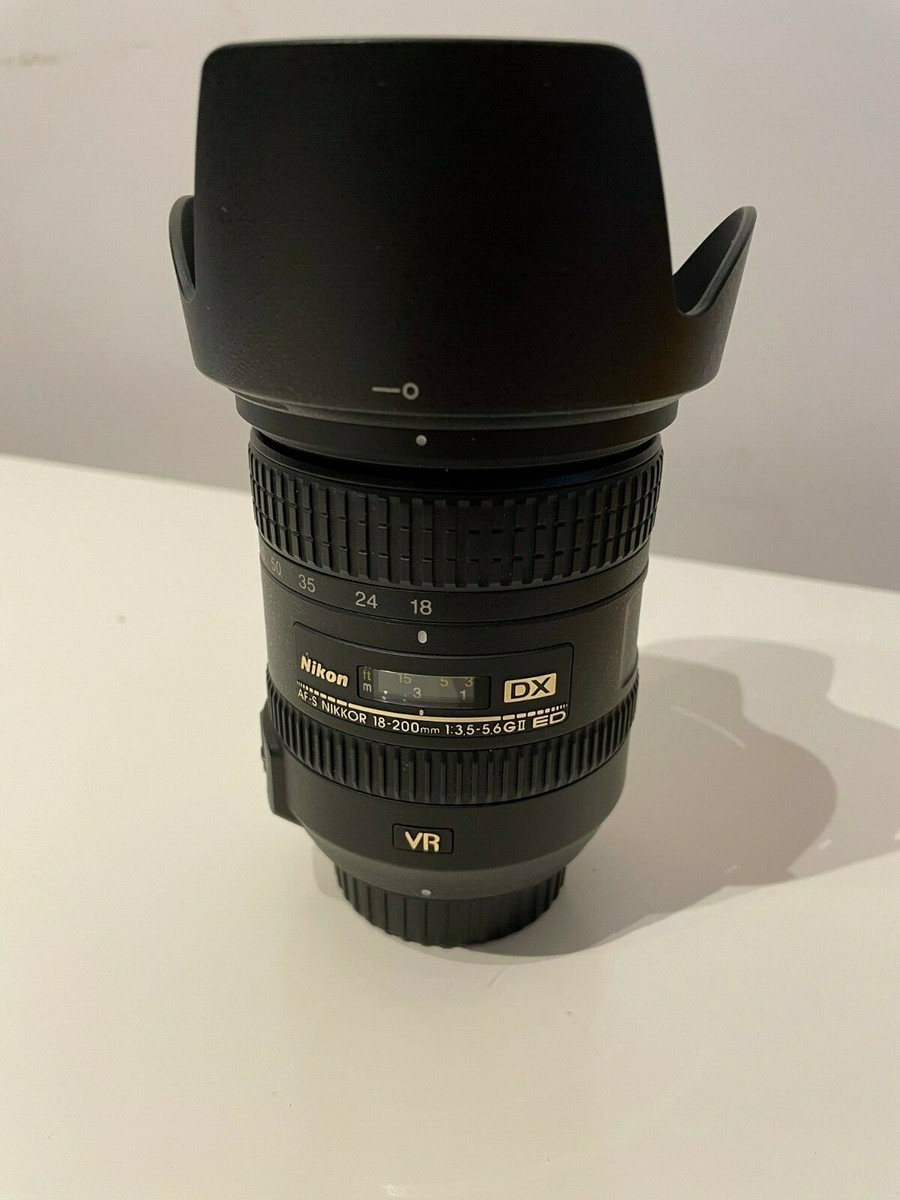 Mint Condition* Nikon af-s dx nikkor 18-200mm f/3.5-5.6g ed vr ii