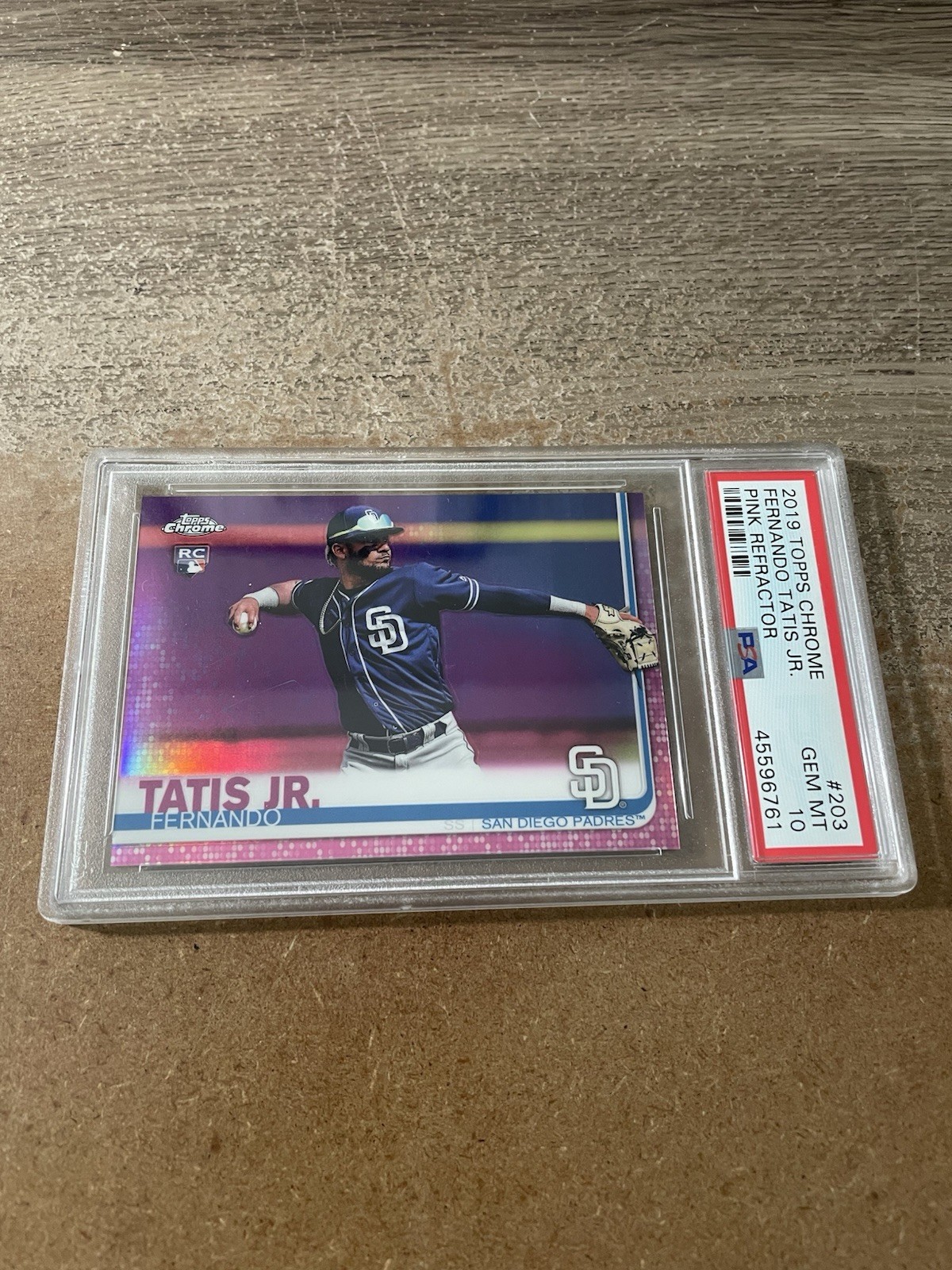 2019 TOPPS CHROME #203 FERNANDO TATIS JR. PINK REFRACTOR PSA 10