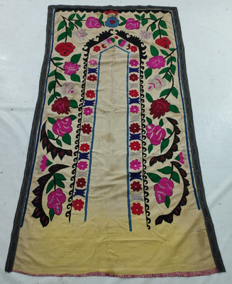 Antiker handgestickter usbekischer Suzani Textil Blumen Gebet Bogen Design