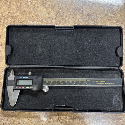 Electronic Digital Caliper 0-150mm in Hard Case
