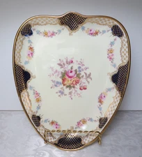 Antique Wedgewood Edwardian 1900's Hand Painted Shaped Dish Gold Trim