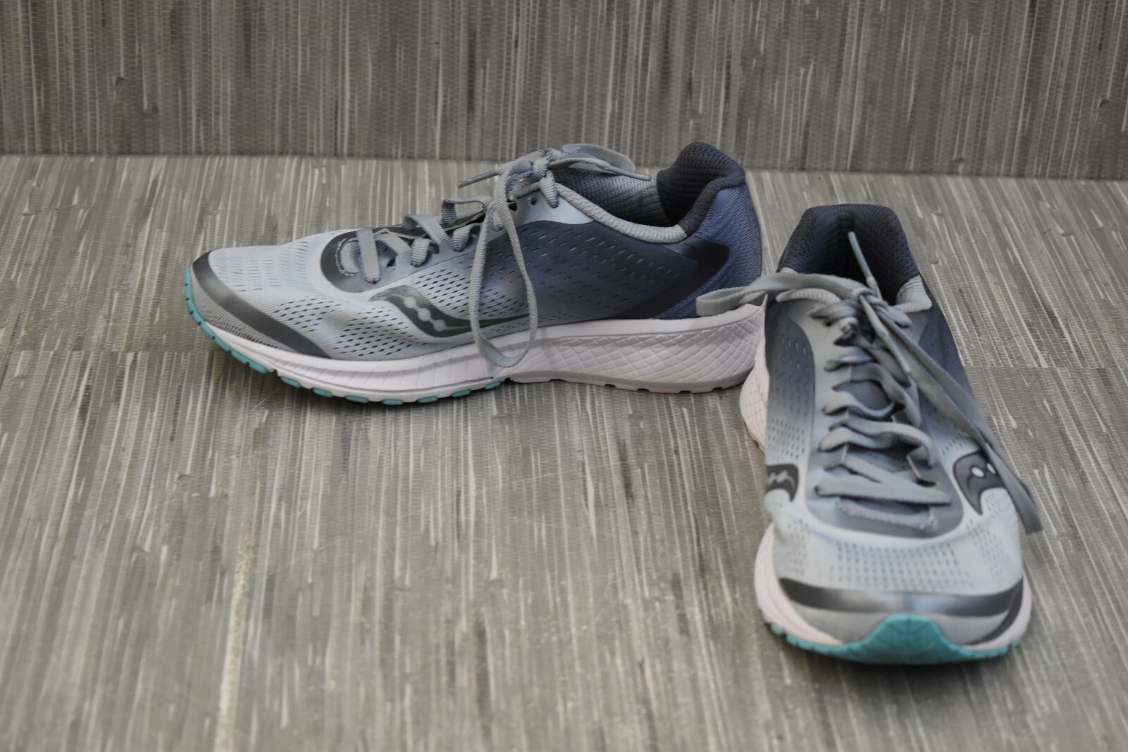 saucony breakthru 4 women's running shoes