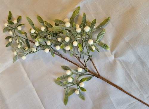 Artificial Mistletoe Flowers Christmas Plants Bouquet Spray Fern Ivy Festive - Picture 4 of 19